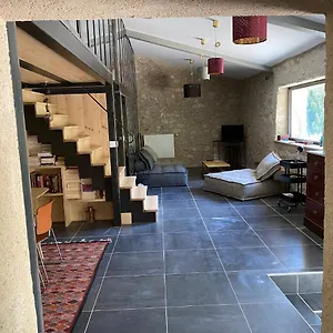https://le-roet.fr-provencehotel.com